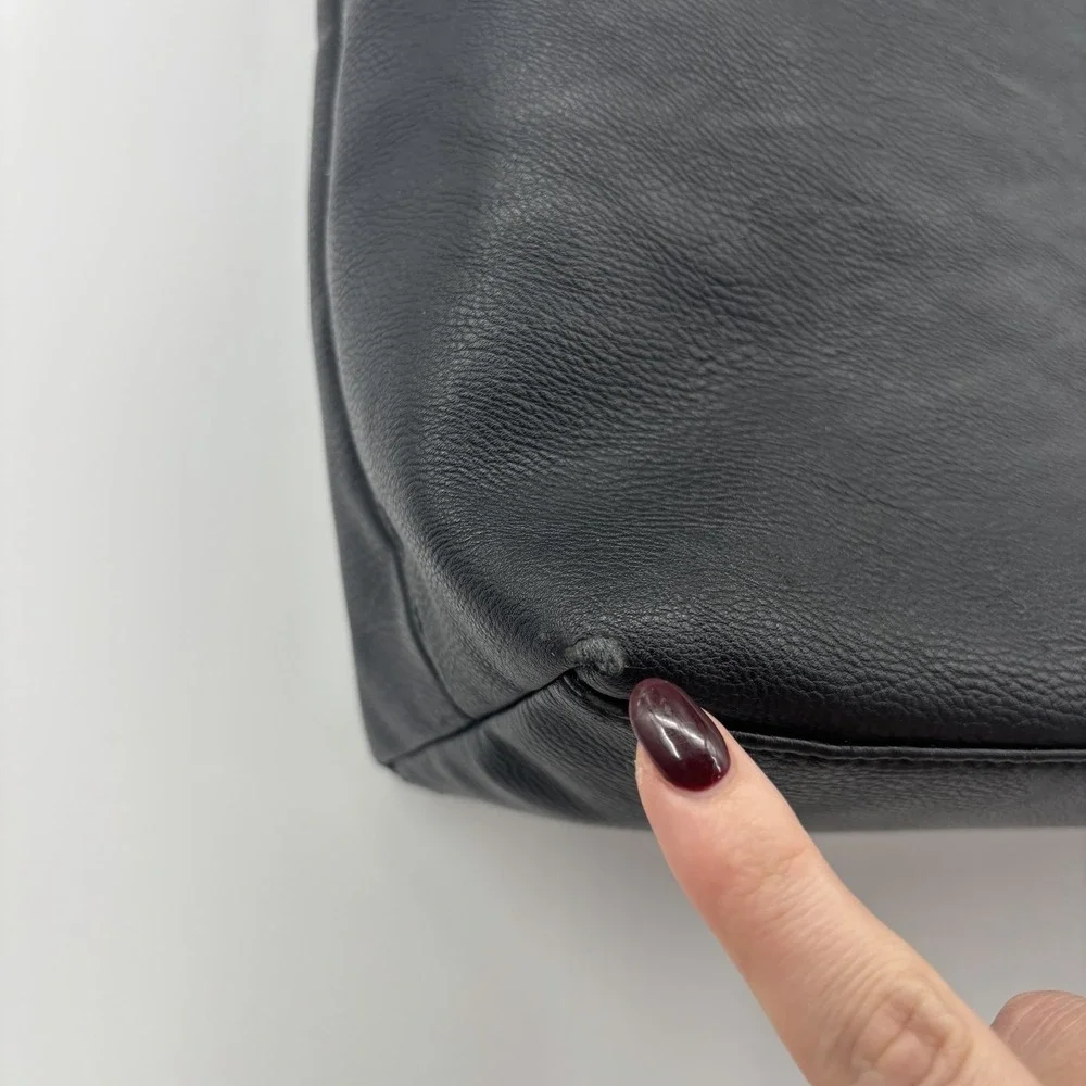 UNIVERSAL‎ THREAD Womens Shoulder BAG Book Laptop Work Faux Leather Suede DEFECT
